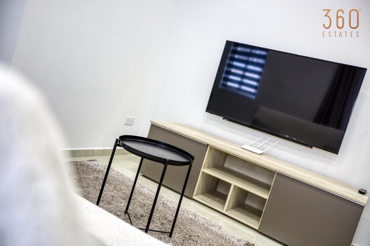 A Lovely 1Br Home With Balcony Just Off The Coast By 360 Estates San Giuliano Esterno foto