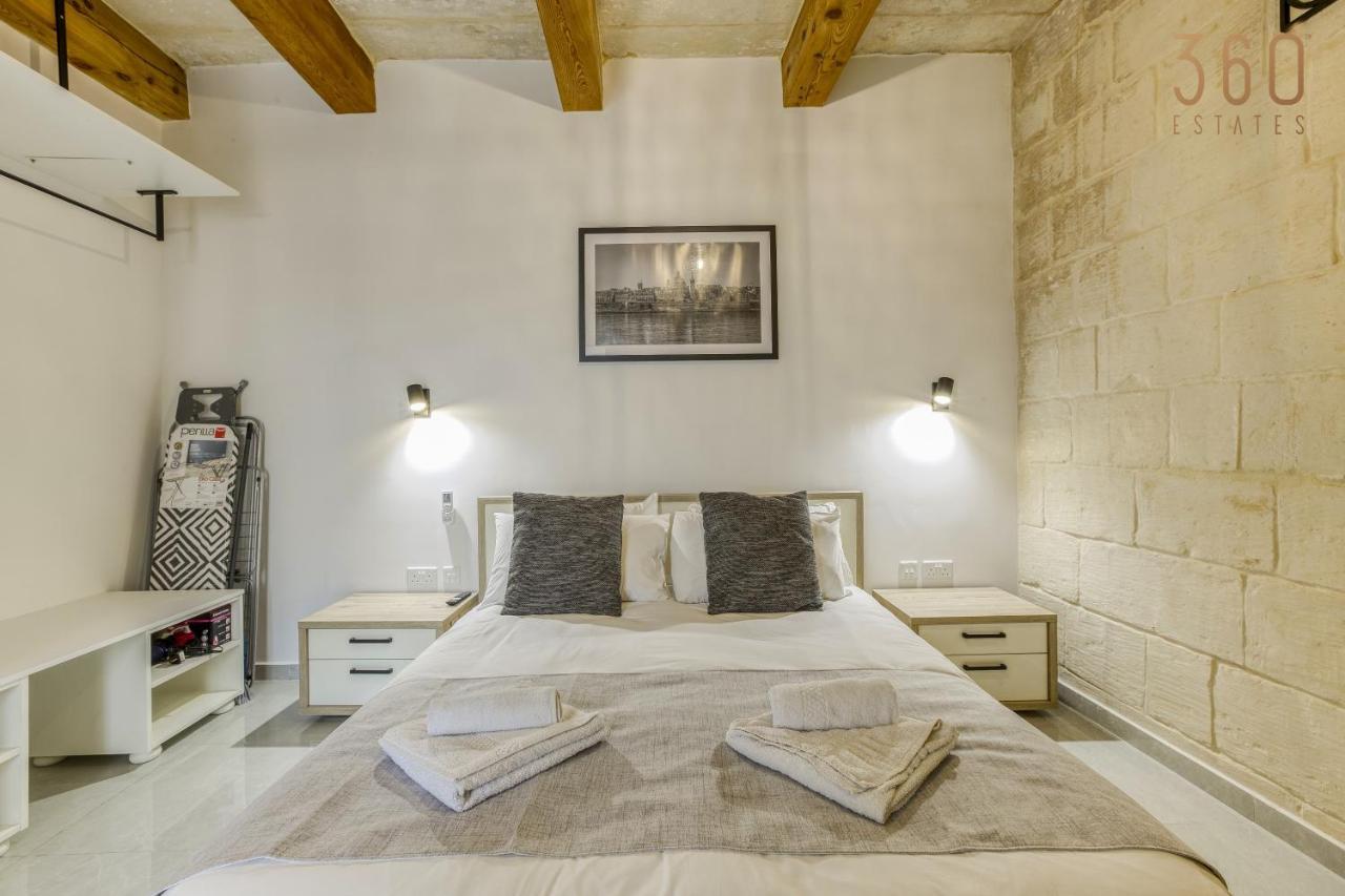 A Lovely 1Br Home With Balcony Just Off The Coast By 360 Estates San Giuliano Esterno foto