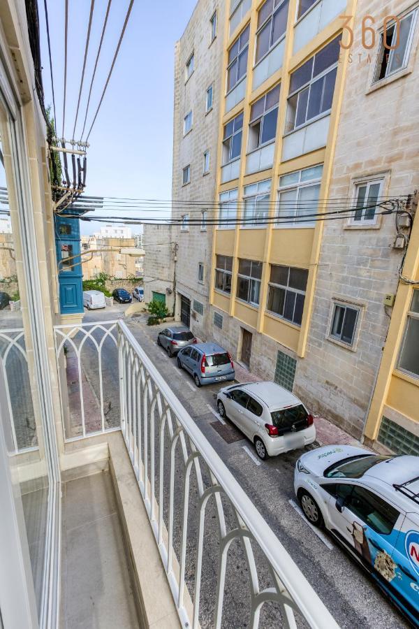 A Lovely 1Br Home With Balcony Just Off The Coast By 360 Estates San Giuliano Esterno foto